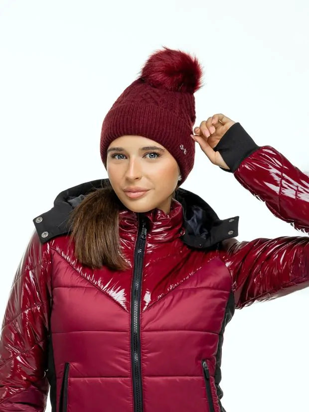 Czapka zimowa damska jeździecka z odpinanym pomponem – akcesoria do jazdy konnej dostępne w sieci Decathlon
