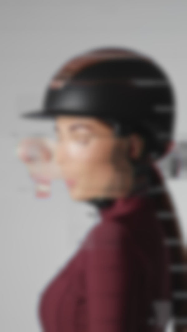 Kask jeździecki Sparkling Golden z szerokim daszkiem w kolorze czarnym – prezentacja produktu
