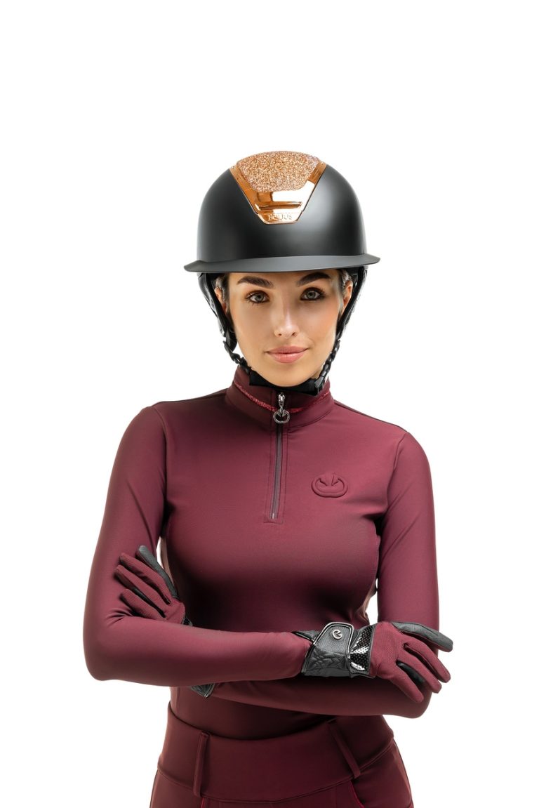 kask jeździecki szeroki daszek